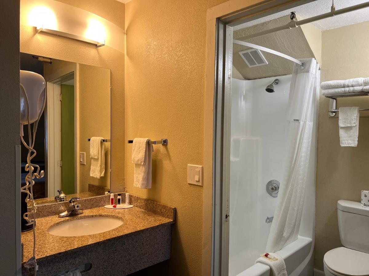 Super 8 By Wyndham Bangor Hotell Eksteriør bilde