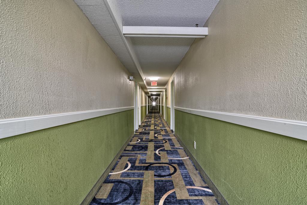 Super 8 By Wyndham Bangor Hotell Eksteriør bilde