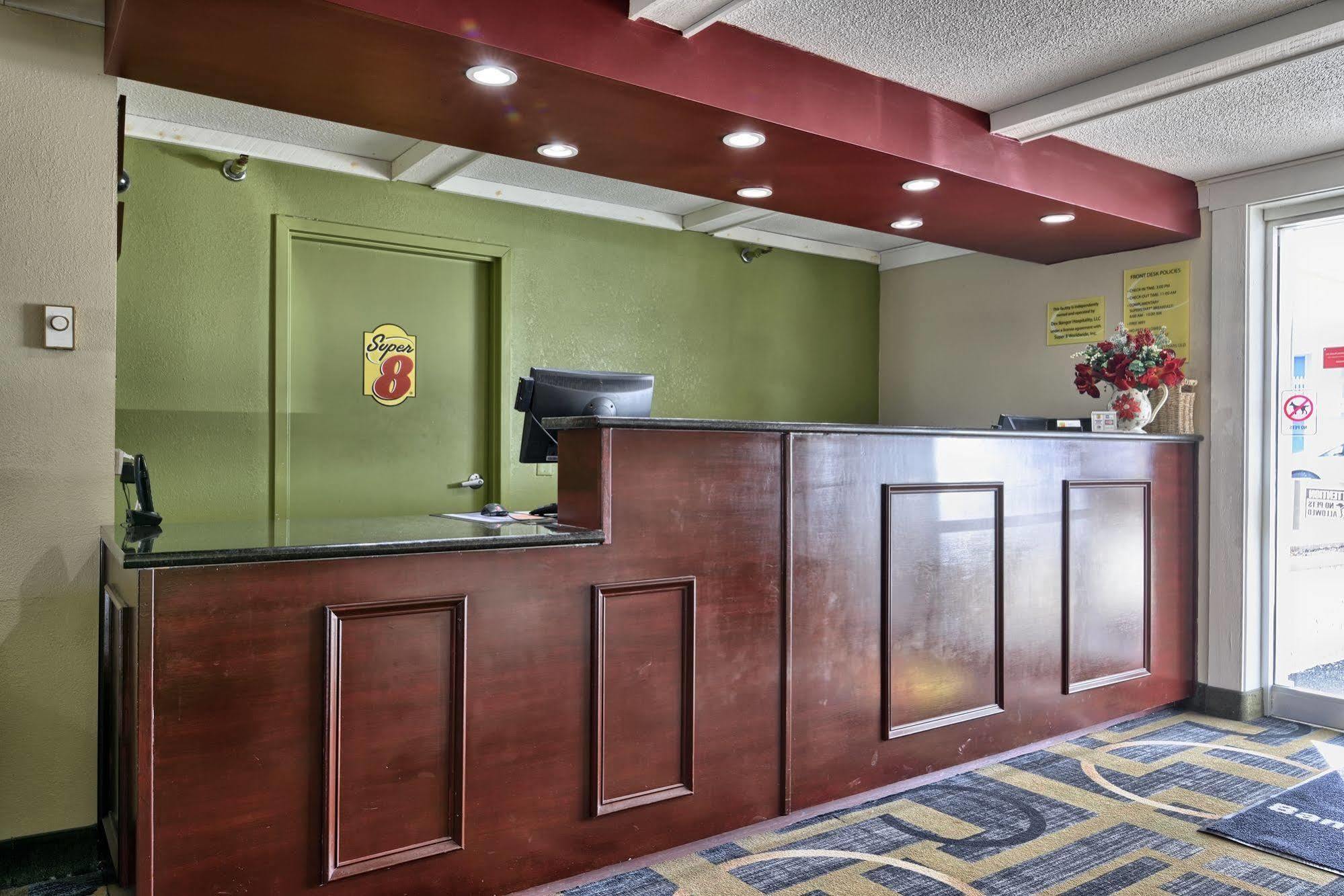 Super 8 By Wyndham Bangor Hotell Eksteriør bilde
