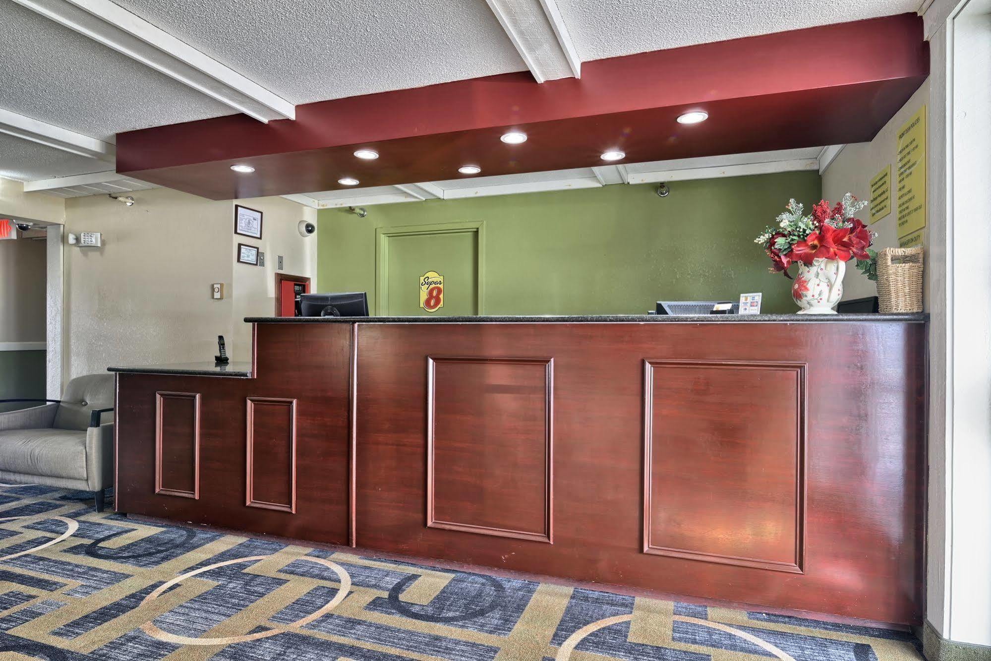 Super 8 By Wyndham Bangor Hotell Eksteriør bilde